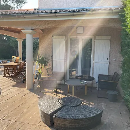 Parentale Avec Salle De Bains Et Toilettes Privees Genas